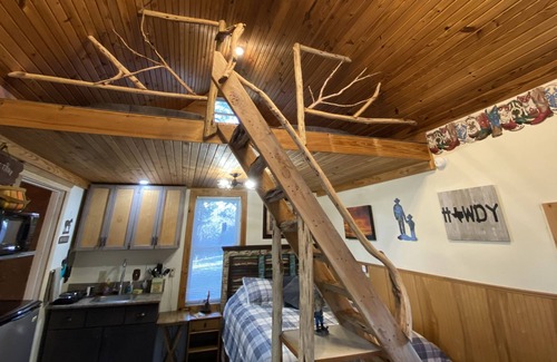 Marble Falls Cabin | The Cowboy Cabin