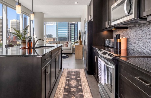 Inglewood Condo | The Cowboy l Across from Saddledome l Free Parking