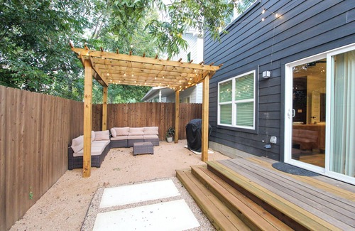 Lockhart House | The Cowboy Retreat