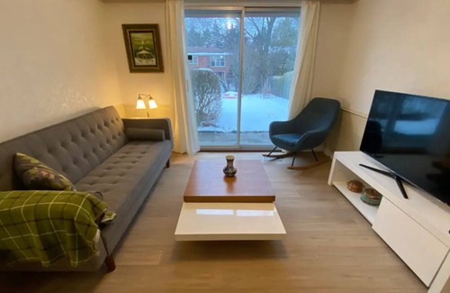 Thornhill House | The Cozy Apartment Style Home