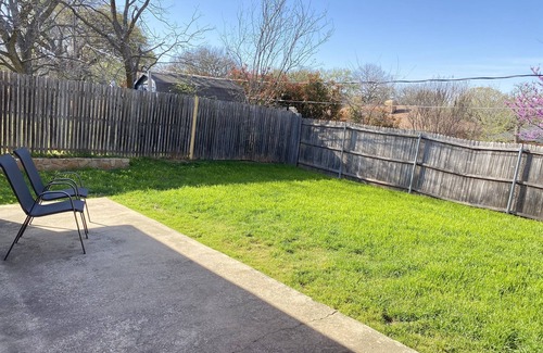 North Richland Hills House | The Cozy Corner - NFLX - Arcade - FencedYard