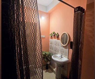 Sualkuchi House | The cozy Coop Homestay
