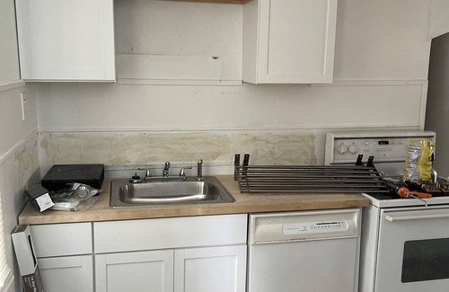 Breckenridge Hills House | The Cozy Cottage Only 8 Minutes from airport