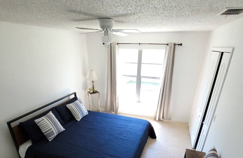Indian Wells House | The Cozy Haven in Kissimmee, FL with heated pool just 10 minutes to theme parks!