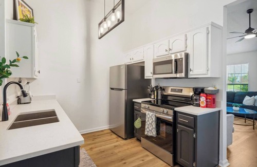 Southaven House | The Cozy Miss - Comfy Family-Friendly Southaven Bungalow - Peaceful Neighborhood