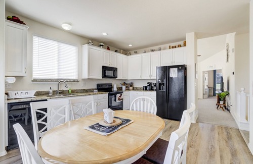 Fountain House | The Cozy Oak | Main Level Comforts