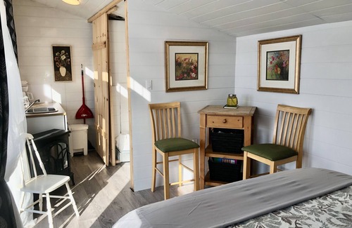 Pleasant Point House | The Cozy Plover (Waterfront, Lighthouse view)
