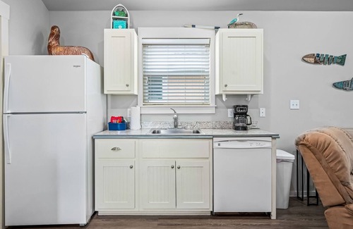 Rockport Cottage | The Cozy Pelican Cottage