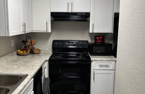 Town Center Apartment | The cozy place, 1000 sf loft apartment!