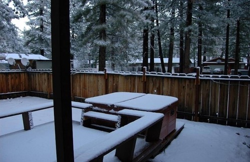 Al Tahoe Cabin | The Cozy Tahoe Cabin - Hot Tub, Pet Friendly, & 5 Min. to Lake