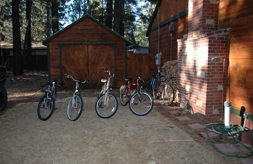 Al Tahoe Cabin | The Cozy Tahoe Cabin - Hot Tub, Pet Friendly, & 5 Min. to Lake