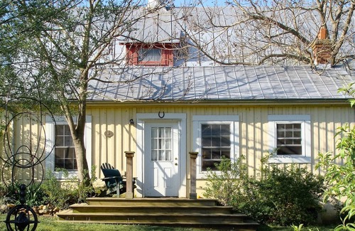Lexington Cottage | The Creamery: Breathtaking views & cozy studio!