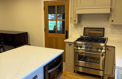 Abingdon Cabin | The Creekside Cabin