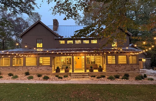 Abingdon Cabin | The Creekside Cabin