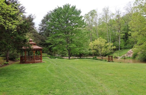 Goldbond House | The Creekside Home at Four Fillies Lodge