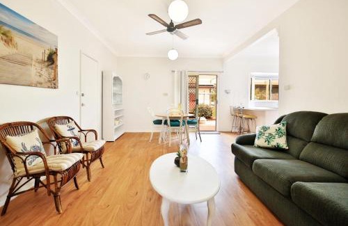 Currarong House | The Crescent at Currarong I Pet Friendly Beachfront