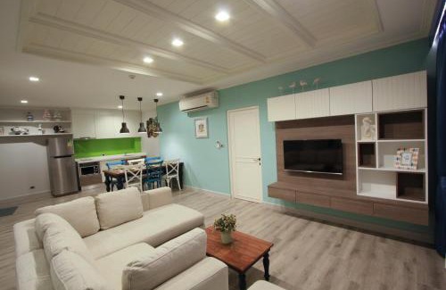 Hua Hin Apartment | The Crest Santora Hua Hin - Family Room - Pool Access - Monthly Rent Only