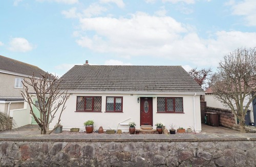 Penrhyn Bay Cottage | The Crib