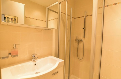Leukerbad Apartment | The Cristal apartment house is situated in a quiet, sunny and central location