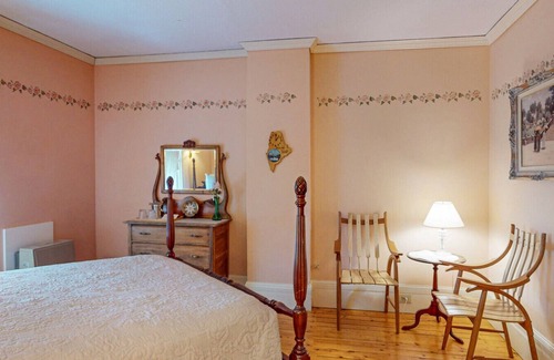 Hancock Point Bed & Breakfast | The Crocker House Country Inn (Rm 4)