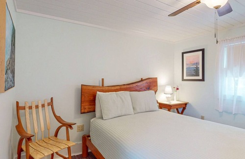 Hancock Point Bed & Breakfast | The Crocker House Country Inn (Rm 12)