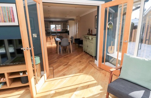 Longhoughton Cottage | THE CROFT, family friendly, with hot tub in Alnwick