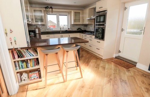 Longhoughton Cottage | THE CROFT, family friendly, with hot tub in Alnwick