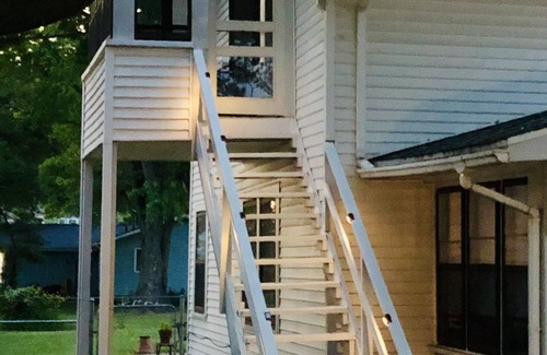 Algonac Apartment | The Crooked House