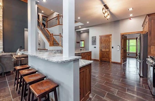 Swanton House | The Crooked Oak Lodge - Deep Creek Lake - Indoor Pool & Hot Tub - Dogs Welcome