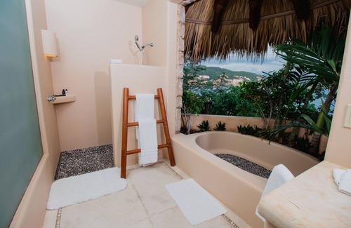 Zihuatanejo Villa | The Crown Jewel Of Zihuatanejo! Stunning Views and Unparalleled Tranquility.