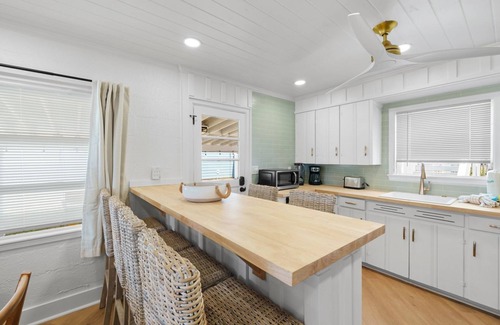 Miramar Beach House | The cutest classic beach cottage/totally restored/steps to the beach! 5br 2ba!
