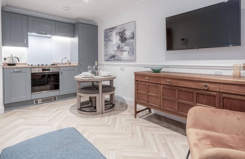 Tenby Apartment | The Cwtch - 2 Bedroom Apartment - Tenby
