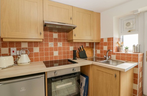 Gilwern Cottage | THE CWTCH, pet friendly, character holiday cottage in Gilwern
