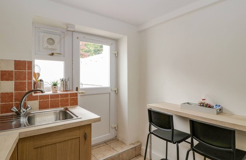 Gilwern Cottage | THE CWTCH, pet friendly, character holiday cottage in Gilwern