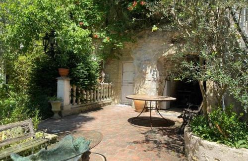 Civray-de-Touraine House | The Cygnet at the 'Songbird Sanctuary'