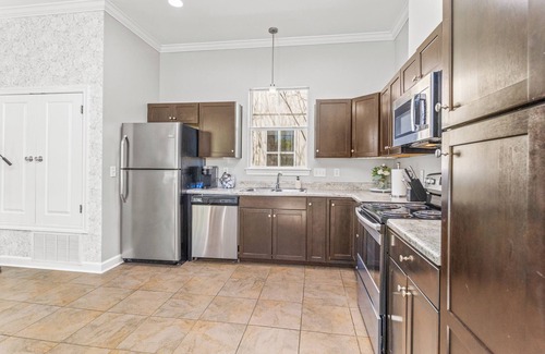 Downtown House | The D'town Pensacola Pearl. 3 bed 2 bath