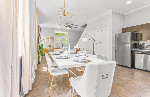 Downtown House | The D'town Pensacola Pearl. 3 bed 2 bath