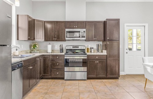 Downtown House | The D'town Pensacola Pearl. 3 bed 2 bath