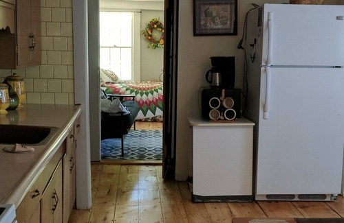 Chester Other | The Daffodil 1743 Getaway Apartment