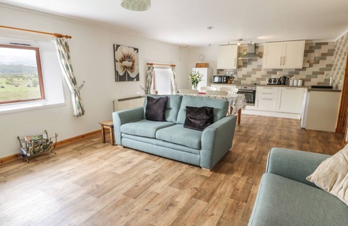 Newton Stewart Cottage | THE DAIRY, pet friendly, with a garden in Newton Stewart