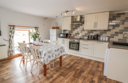 Newton Stewart Cottage | THE DAIRY, pet friendly, with a garden in Newton Stewart