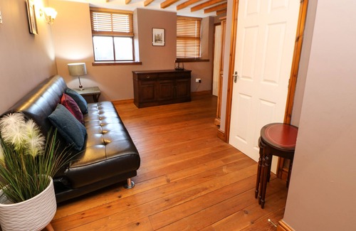 Coxhoe Cottage | THE DAIRY, pet friendly, with a garden in Coxhoe