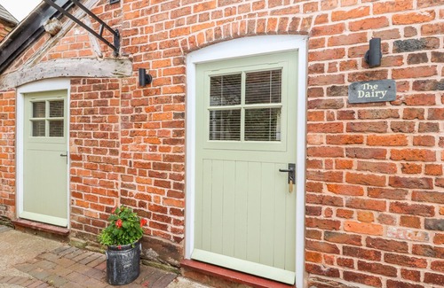 Cotebrook Cottage | THE DAIRY, romantic, character holiday cottage in Tarporley