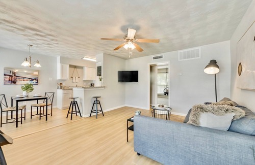 Old East Dallas Apartment | The Dallas Vibe ARBORETUM TICKETS INCLUDED