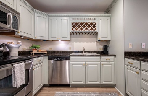 Oxford Condo | The Daniel, 2BR Stylish Den by Velvet Ditch Villas