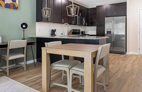 Charleston Apartment | The Daniel III Vibe 8727