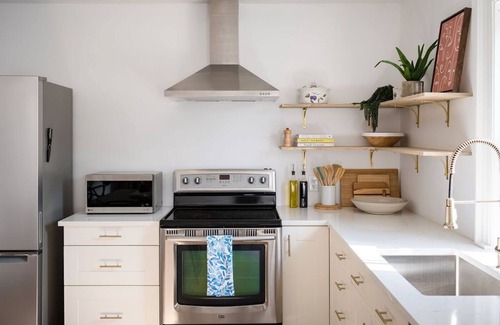 Prince Edward House | The Darcie House - cozy, pet-friendly home in PEC