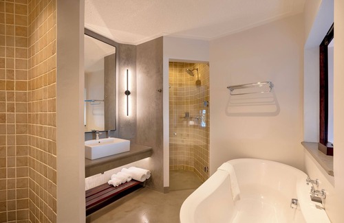 Livingstone Hotel | The David Livingstone Safari Lodge & Spa
