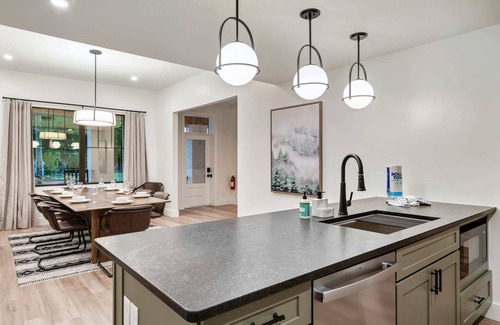 Sevierville House | The Davis, Luxury Retreat Villa 1-Block from Dolly
