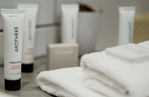 Daylesford Apartment | The Daylesford Art Motel (Signature Suite 9)